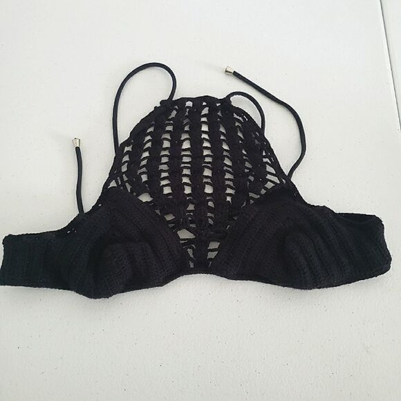 LOVERS+ Friends Wanderlust Crochet Top in Blac - Picture 7 of 10